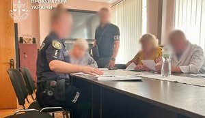 На Житомирщині лікарню викрили на "фантомному" лікуванні: понад 1,1 млн грн за ненадані послуги пішли на зарплати та премії. ФОТО