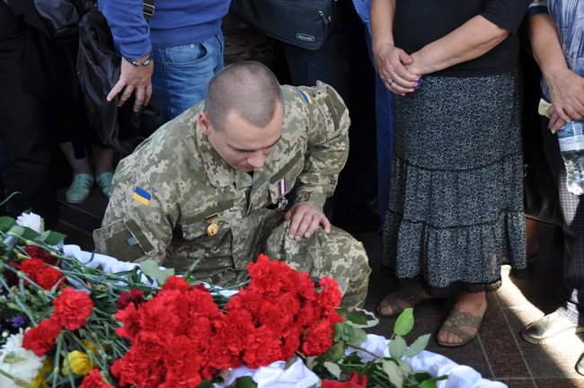 Київ попрощався з воїном 72-ї ОМБр Володимиром Матвієнком, загиблим на Донбасі 18 вересня 15