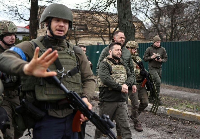Хто забирав Єрмака із СІЗО? Журналісти встановили особи охоронців