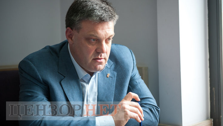 Тягнибока госпіталізували після поранення: у нього важка контузія, потрібні додаткові обстеження