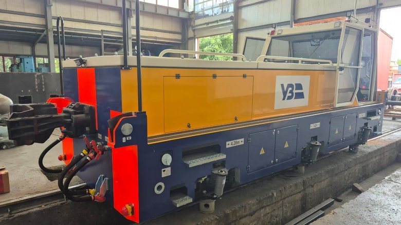 "Укрзалізниця" отримала перші акумуляторні маневрові тягачі