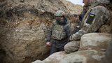 Зеленський відвідав позиції ЗСУ на передовій і вручив воїнам держнагороди і цінні подарунки. ФОТОрепортаж
