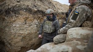 Зеленський відвідав позиції ЗСУ на передовій і вручив воїнам держнагороди і цінні подарунки. ФОТОрепортаж