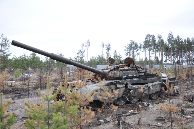 Russian occupiers equipment near Bucha destroyed 01