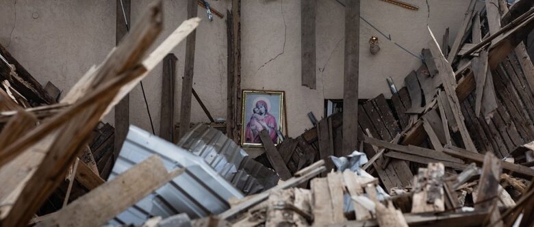 Порошенко в разрушенном храме обратился к Кириллу Гундяеву: Вы преступники и будете отвечать перед людьми и Богом 01