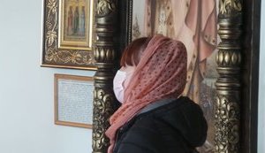 ПЦУ объяснила правила проведения богослужений после частичного смягчения карантина: температурный скрининг и не более 1 человека на 10 кв. м.