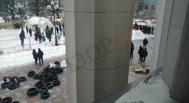 Сутички біля Ради: девятьох протестувальників затримано, - Геращенко 02