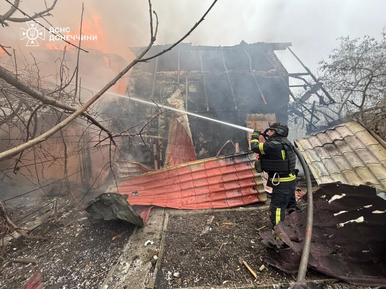 Пожежа в Покровську після обстрілу