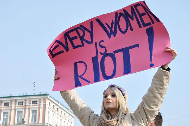 Police detains attackers of feminist rally held in downtown Kyiv 13 Police detains attackers of feminist rally held in downtown Kyiv 13
