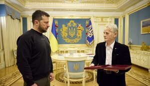 Зеленский присвоил лидеру крымскотатарского народа Джемилеву звание Героя Украины. ФОТО