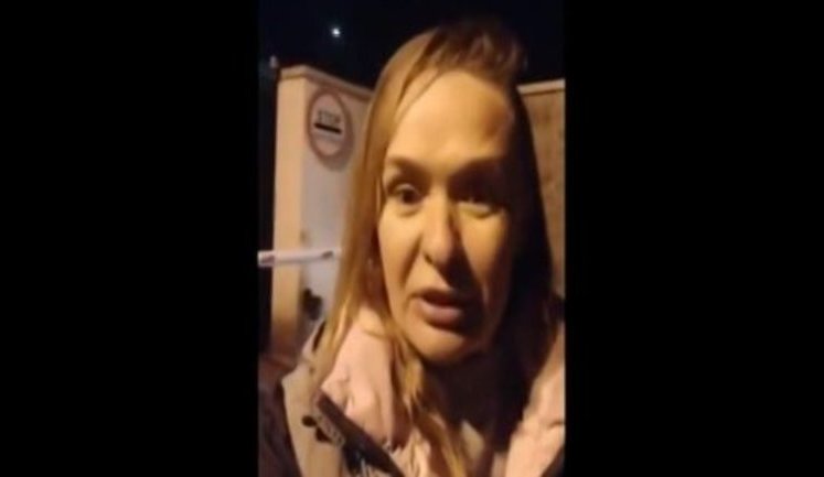 "З людей в Криму знущаються! Де мені ночувати? Загородили наші будинки! Нас росгвардійці додому не пускають", - кримчанка звернулась до Путіна зі скаргою на окупантів. ВIДЕО