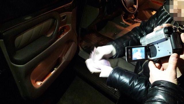 СБУ в Запорізькій області затримала поліцейського-хабарника 01 СБУ в Запорізькій області затримала поліцейського-хабарника 01