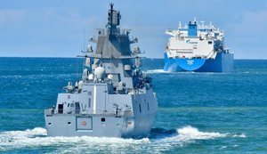 РФ перебрасывает корабли в Средиземное море: подробности от ВМС