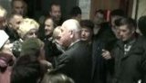 Львовские чернобыльцы устроили охоту на главу Пенсионного фонда: Ганьба! Не хитрите и говорите правду ! + ВИДЕО.