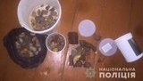 Двоє мешканців Київщини і один хмельничанин орендували будинок і займалися незаконним видобутком бурштину на Рівненщині, - Нацполіція. ФОТОрепортаж