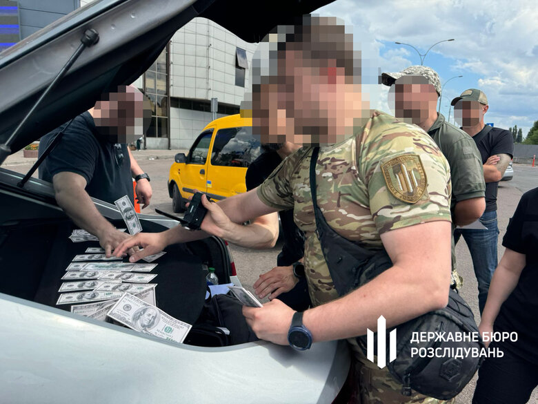 На Донеччині директор благодійного фонду допомагав ухилянтам