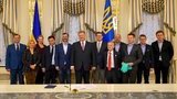 Это очень удачный пример консолидации вокруг национальных интересов Украины, - Порошенко поблагодарил украинскую делегации в ПАСЕ. ФОТО