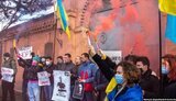 "Сьогодні - його, а завтра всіх нас", - активисты поздравили Стерненко с днем рождения под одесским СИЗО. ВИДЕО