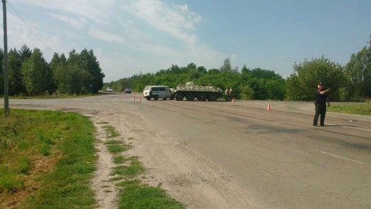 ДТП на Рівненщині: БТР не розминувся з мікроавтобусом - троє постраждалих 01 ДТП на Рівненщині: БТР не розминувся з мікроавтобусом - троє постраждалих 01