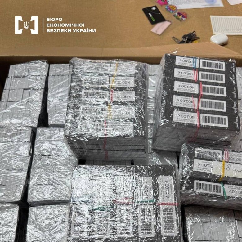 БЕБ викрило виробництво підроблених годинників Apple на Львівщині