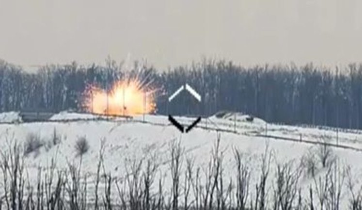 Ukraine military destroy enemy’s log emplacement near Yasynuvata. VIDEO