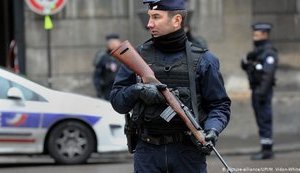 Во Франции предотвращено вооруженное нападение на религиозной почве - фанатик-исламист застрелен полицией