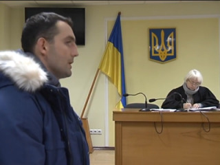 Нові подробиці загибелі співробітника Управління держохорони Василя Хмелюка: поки боксера Петра Очеретяного призначили вбивцею, його знайомі кажуть про самооборону 04