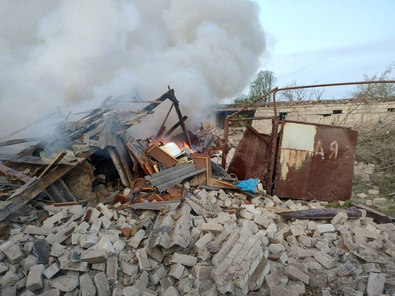 Consequences of shelling of Beryslav by Russian aircraft, - RMA 01