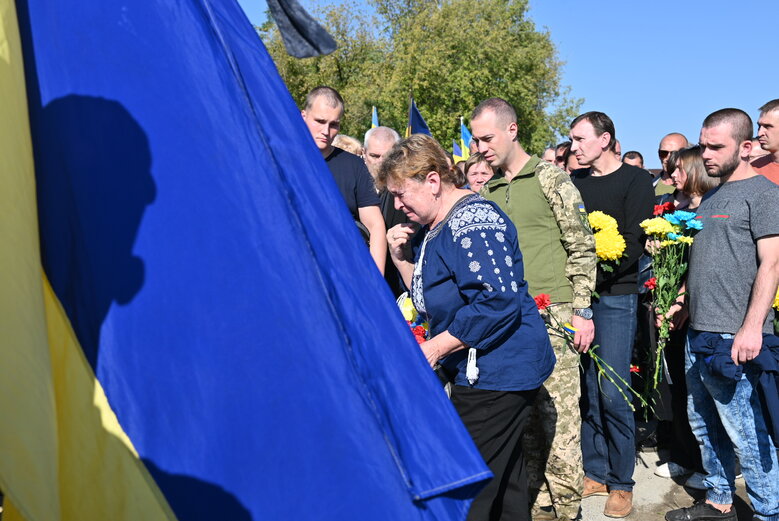 Із загиблим воїном штурмової роти 59-ї бригади Володимиром Іщенком попрощалися у Києві 08