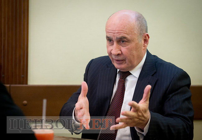 Назір Бадахов: Мене запросив глава Державної судової адміністрації та сказав, що жодних тендерів проводити не треба. Що це вказівка Гройсмана 03