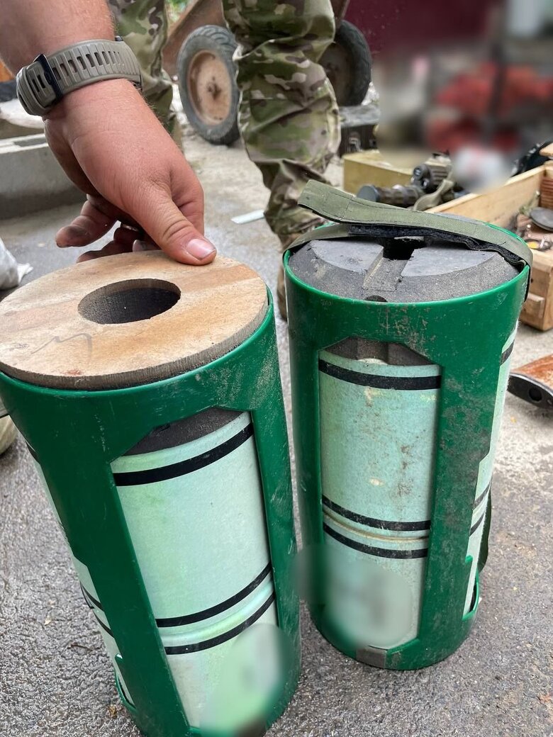 На Київщині викрито посадовця військкомату, який незаконно зберігав арсенал зброї та боєприпасів 03