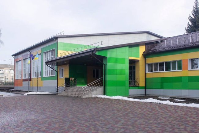 Вы же крадете у самих себя и своих детей: местные строители украли материалы для ремонта школы на Днепропетровщине на сумму 300 тыс. грн, - советник главы ОГА Голик 01