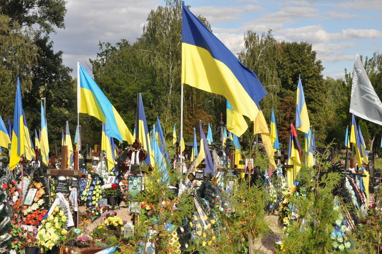 Kyiv. Alley of Heroes at Lysove cemetery. Rows of flags over Ukrainian soldiers’ graves 01