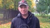Житель Питера выгнал жену, заперся в квартире и угрожает зарубить топором шестерых детей. ФОТО