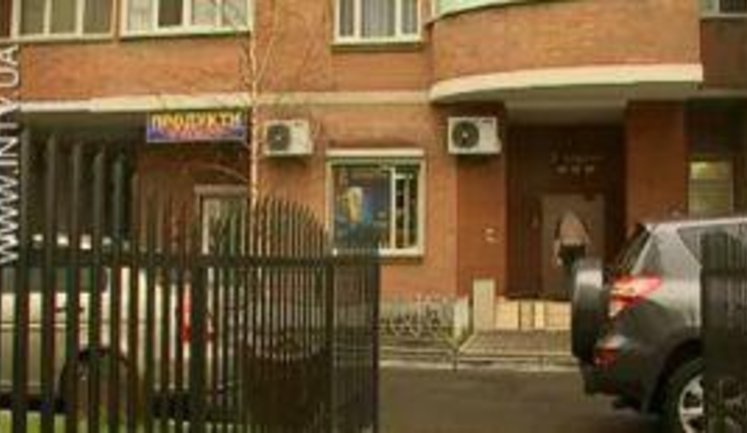 Жители дома на Срибнокильской обвиняют адвоката Монтян во взломе. + ВИДЕО.