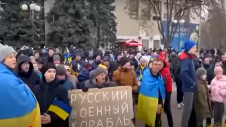 Усім пояснюють, що тут тепер Росія і висуватись не слід. Мітингувати неможливо, - як живеться у окупованому Мелітополі 02