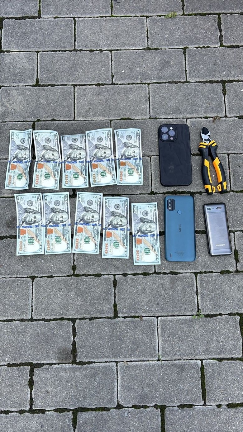 На Закарпатті затримали чоловіка за спробу підкупу прикордонника
