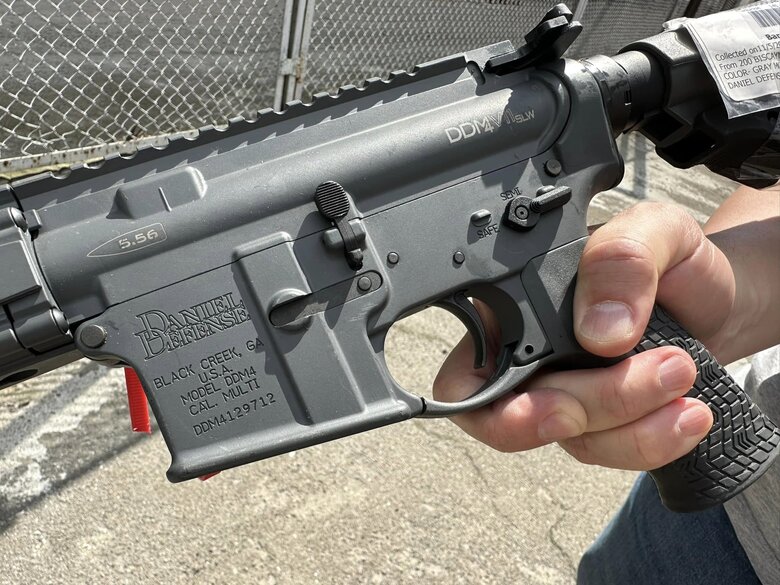 Поліція Маямі передала Україні 101 одиницю конфіскованої в США стрілецької зброї, - нардеп Заблоцький 05