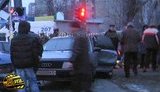 В Киеве Chevrolet Aveo и Audi после "лобовой" вылетели на тротуар, сбили пешеходов и светофор. ФОТОрепортаж