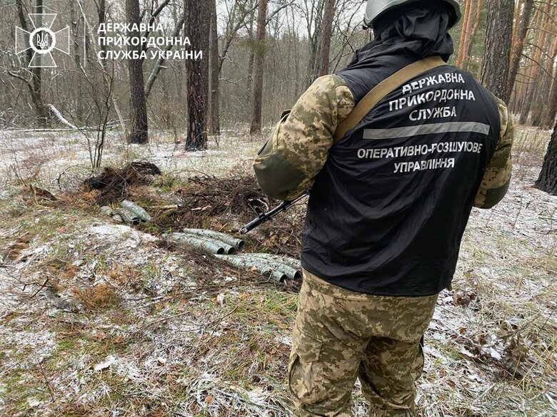 Border guards discovered Russian cache of ammunition in de-occupied territory of Kharkiv region 01