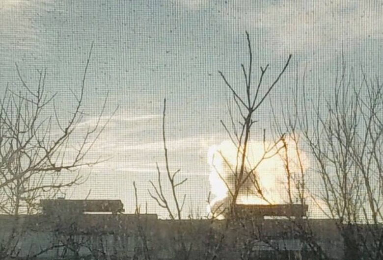 В оккупированном Бердянске слышали взрывы, в нескольких районах виден дым, - Федоров 01
