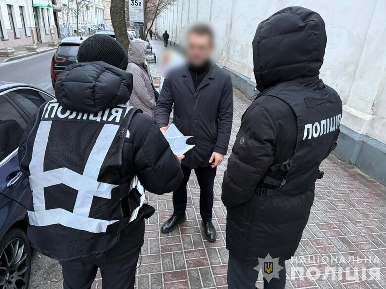 Поліцейські викрили злочинну групу на чолі з посадовцями КМДА, які привласнили 2,2 млн грн на ремонті ліцею та укриттів