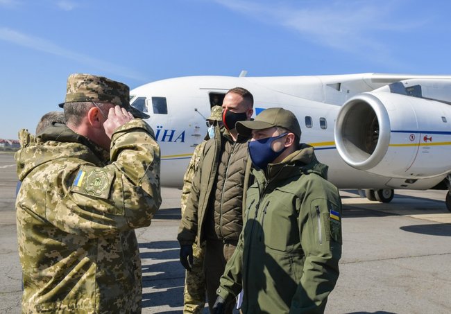 Zelenskyi examines construction of military town in Zakarpattia region 01
