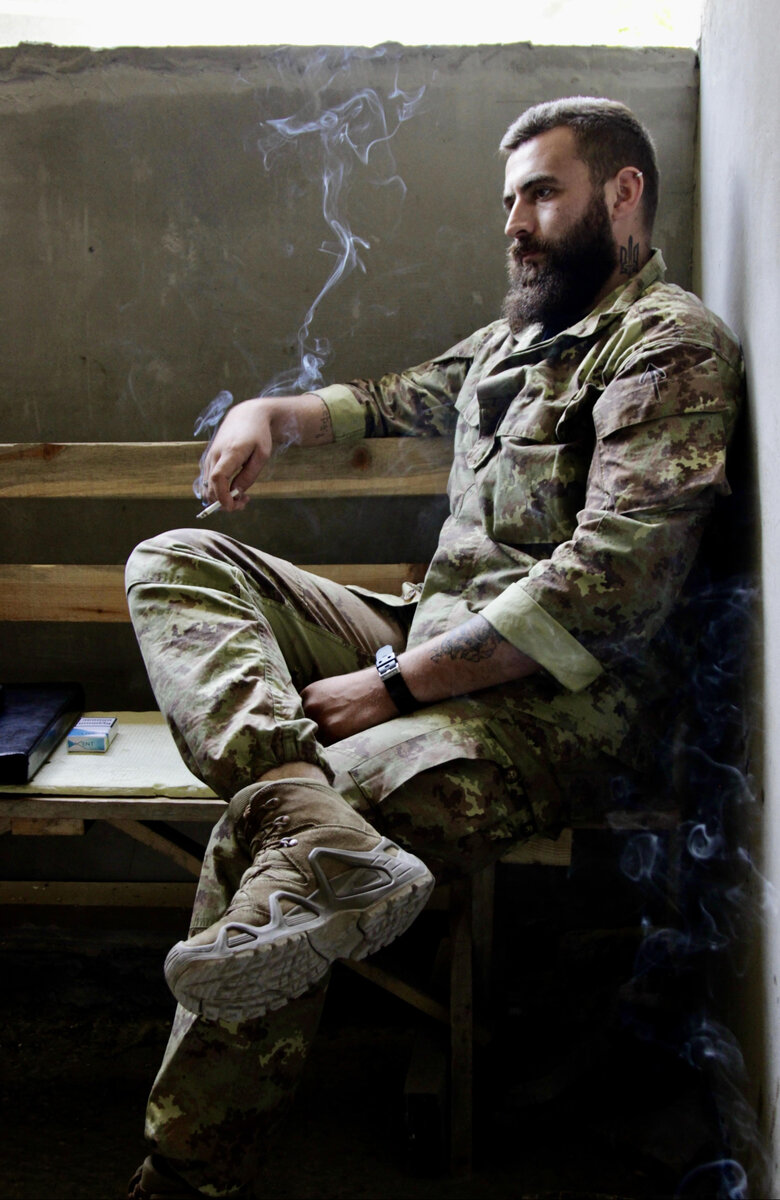 Розвідник Вікінг: Коли в полоні мене били, я намагався не видавати ніяких звуків, щоб їм не було від цього кайфу 02 Розвідник Вікінг: Коли в полоні мене били, я намагався не видавати ніяких звуків, щоб їм не було від цього кайфу 02