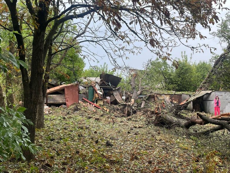 Ночью оккупанты обстреляли Славянск на Донетчине, били по жилому микрорайону 03