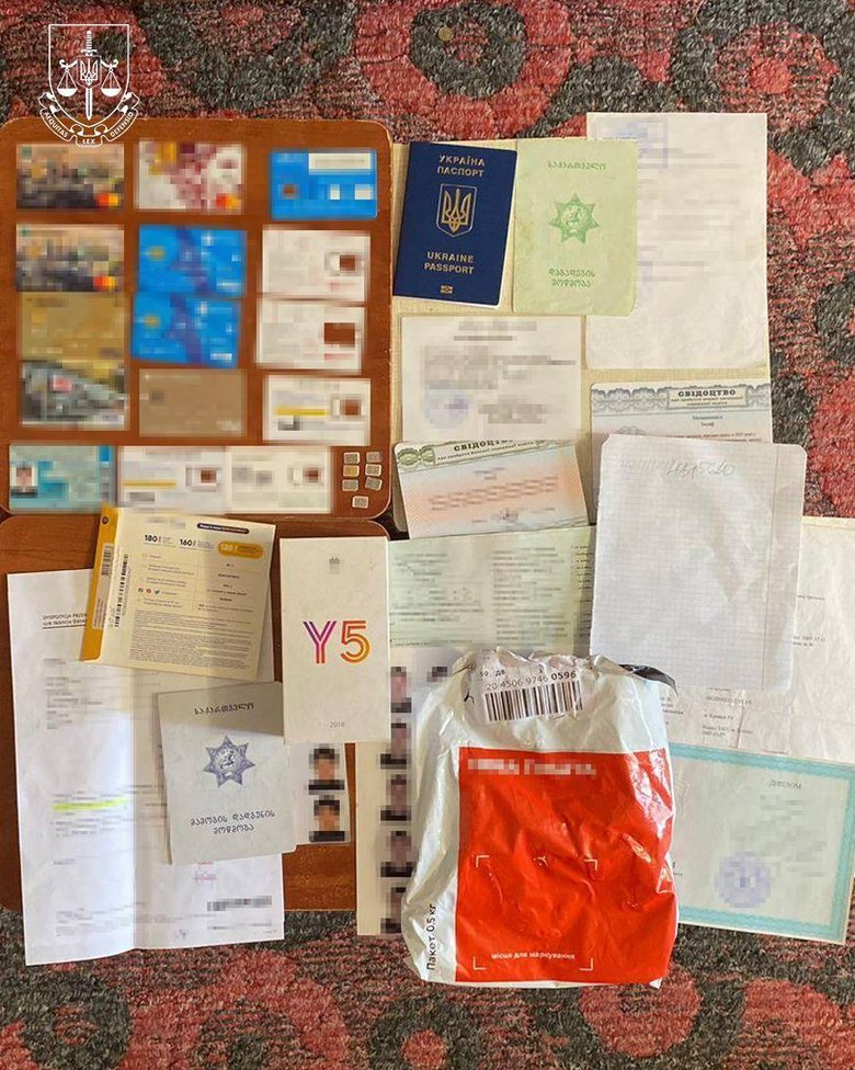 З Вірменії екстрадовано організатора шахрайської схеми, через яку волонтери та військові втратили понад 20 млн грн За процесуального керівництва Офісу Генпрокурора до України екстрадовано організатора злочинної схеми