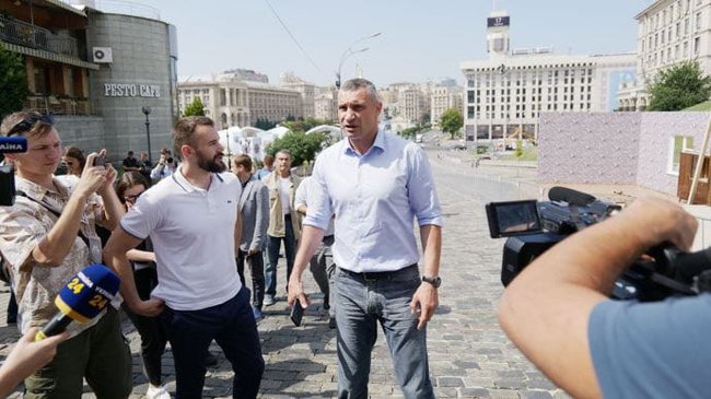 40 мільйонів за креатив: скільки нам коштуватиме День Незалежності з хрущовками і газіровками 02 40 мільйонів за креатив: скільки нам коштуватиме День Незалежності з хрущовками і газіровками 02