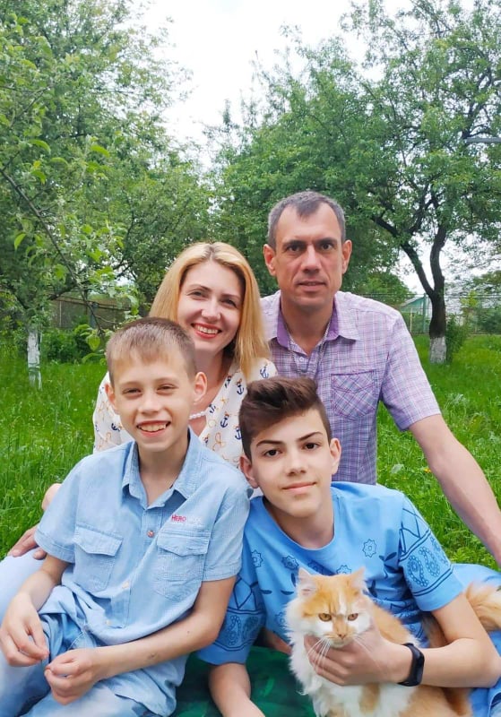 Доброволець-розвідник, різьбяр Андрій Лисканюк: Поки ми не переможемо бюрократію, марнотратство і місцевих царків - немає чого говорити про перемогу 09