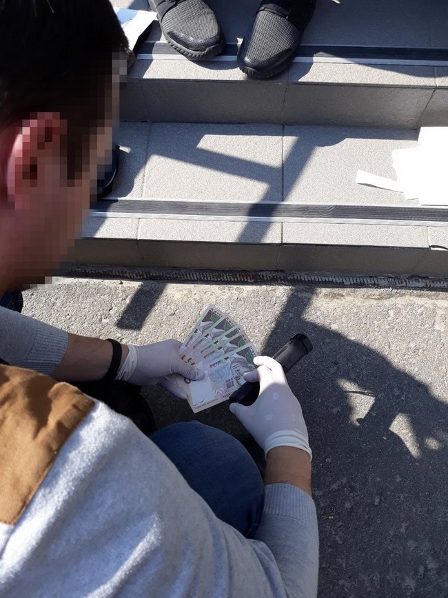 Чиновник РДА на Полтавщині одержав 45 тис. грн хабарів від учасників бойових дій за сприяння у виділенні землі, - СБУ 03