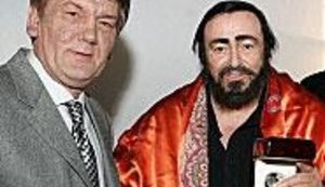 Паваротти сделал Ющенко роскошный подарок